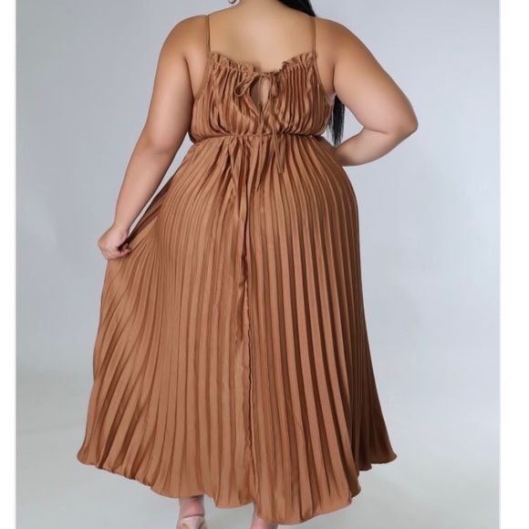 QUEEN OF BRONZE DRESS PLUS SIZE - Picture 4 of 5
